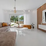 Begovina With A Private Pool, Hot-tub, 4 Bedrooms