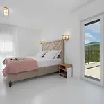 Begovina With A Private Pool, Hot-tub, 4 Bedrooms *