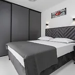 Begovina With A Private Pool, Hot-tub, 4 Bedrooms * Krivodol
