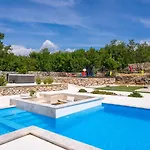 Villa Begovina With A Private Pool, Hot-tub, 4 Bedrooms Krivodol