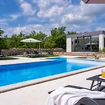 Begovina With A Private Pool, Hot-tub, 4 Bedrooms Krivodol