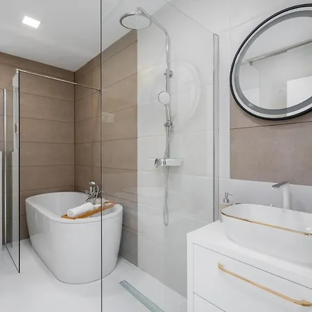 New Begovina With A Private Pool, Hot-tub, 4 Bedrooms Villa *