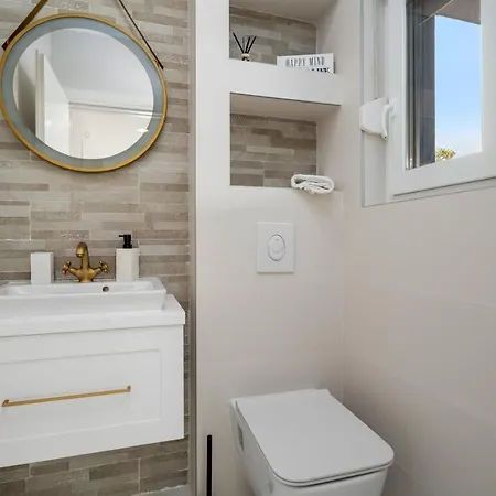 New Begovina With A Private Pool, Hot-tub, 4 Bedrooms * Krivodol