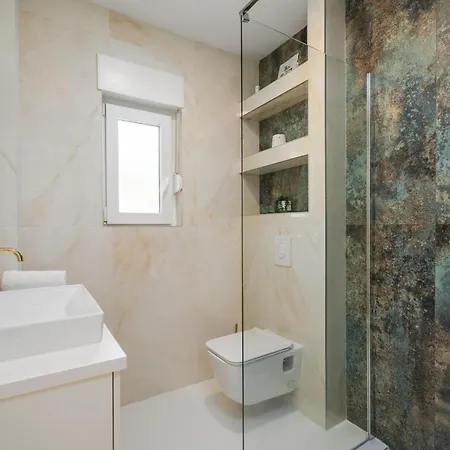 New Begovina With A Private Pool, Hot-tub, 4 Bedrooms * Krivodol