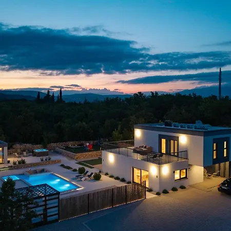 Begovina With A Private Pool, Hot-tub, 4 Bedrooms