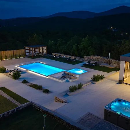 New Begovina With A Private Pool, Hot-tub, 4 Bedrooms * Krivodol
